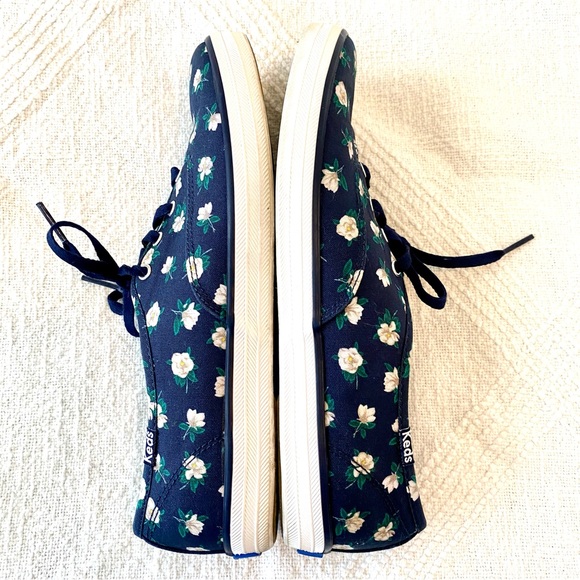 Draper James x Keds Shoes in Navy Floral Size 7 - Picture 5 of 10